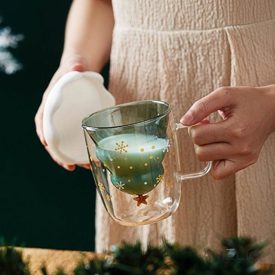 Caneca Natalina com tampa de silicone